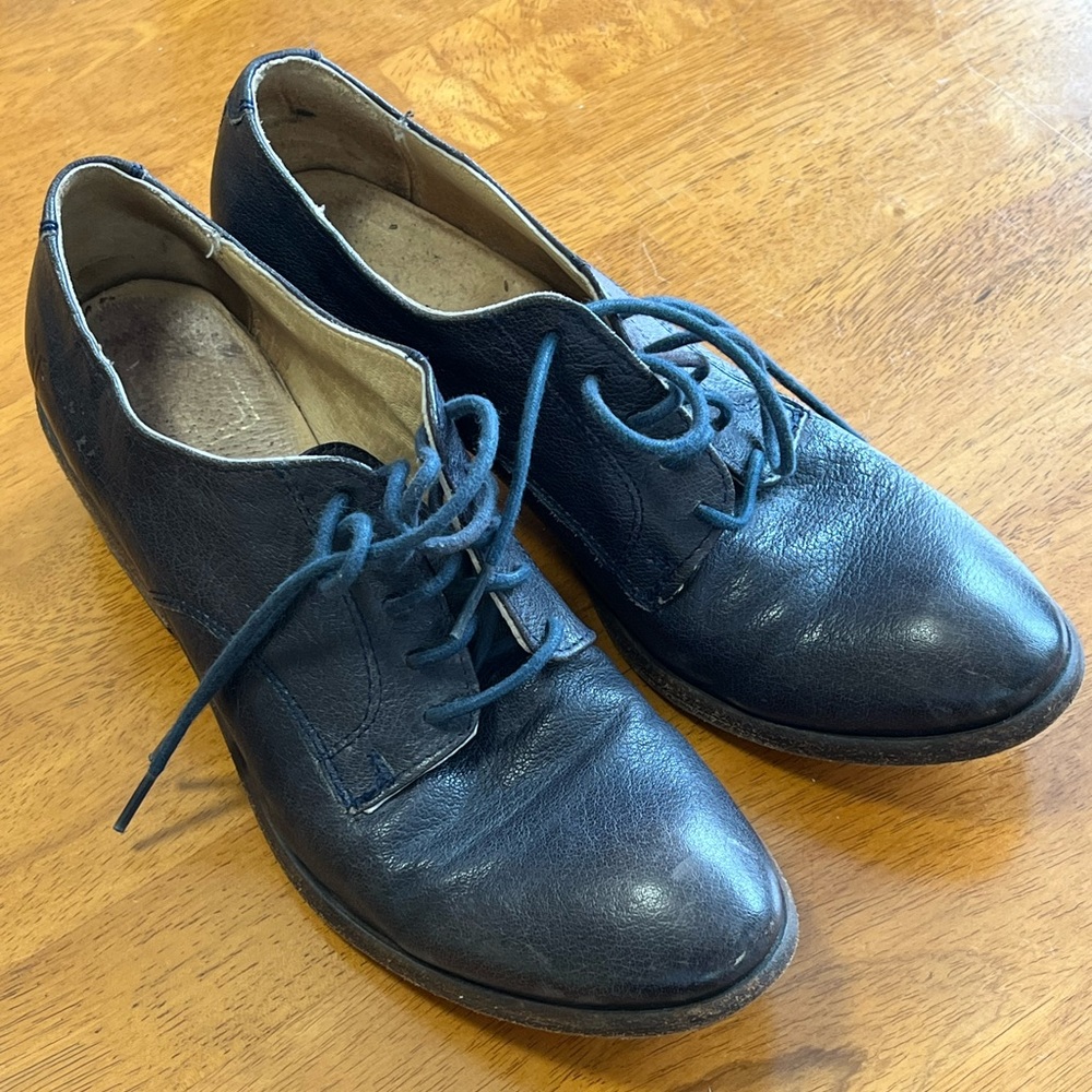 Frye Women’s Carson Oxford in 8.5. Used.